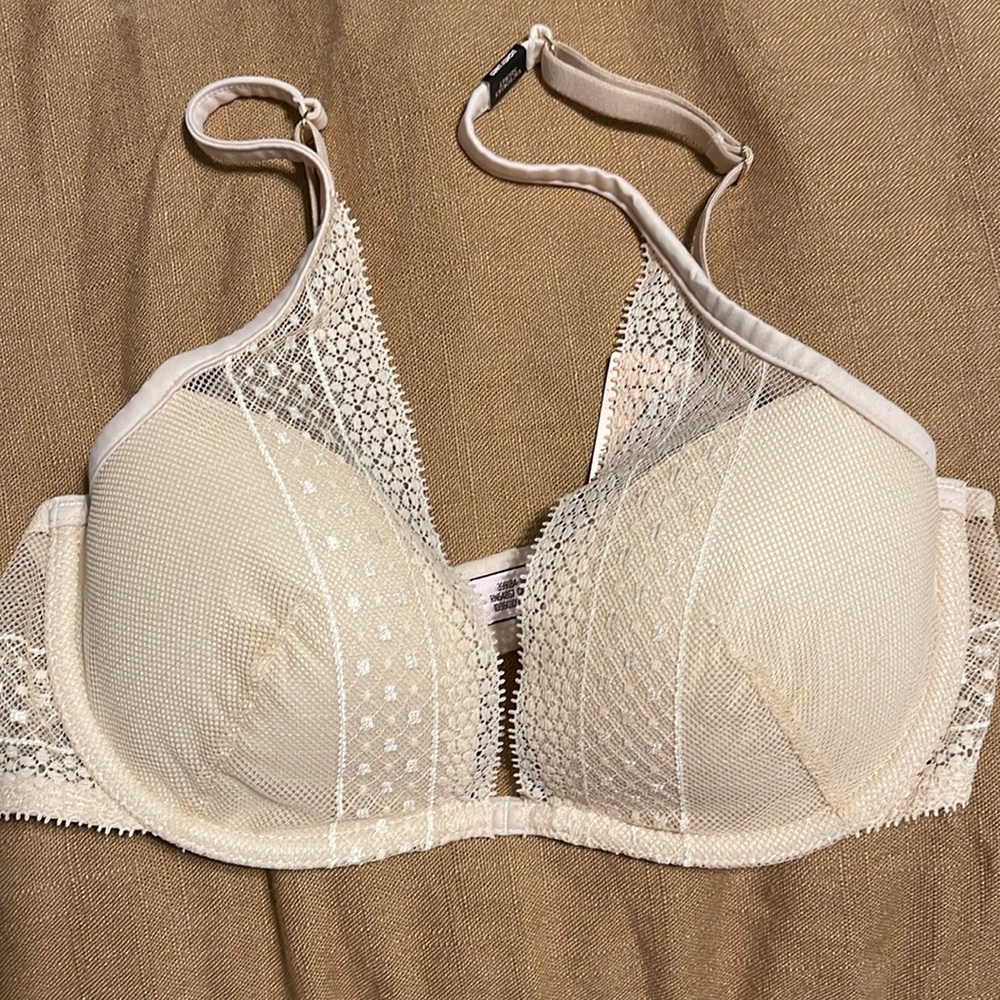 Victoria Secret plunge 34C